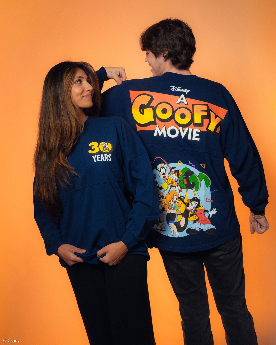 Disney A Goofy Movie トレーナー Disney D23 A Goofy Movie Max & Goofy Color Block Crewneck